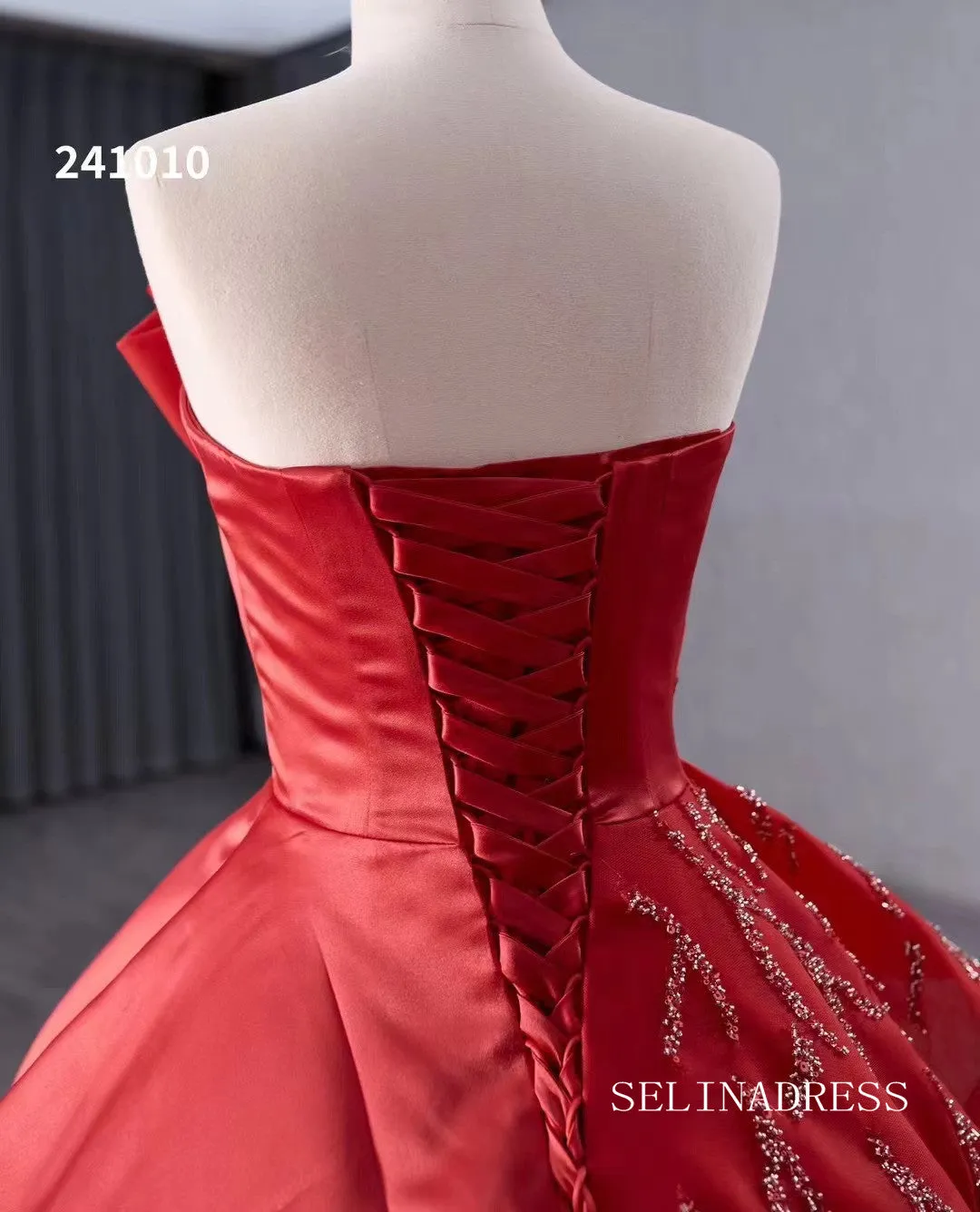 Red Beaded Satin Wedding Dress Strapless Ball Gown Quinceanera Dress 241010
