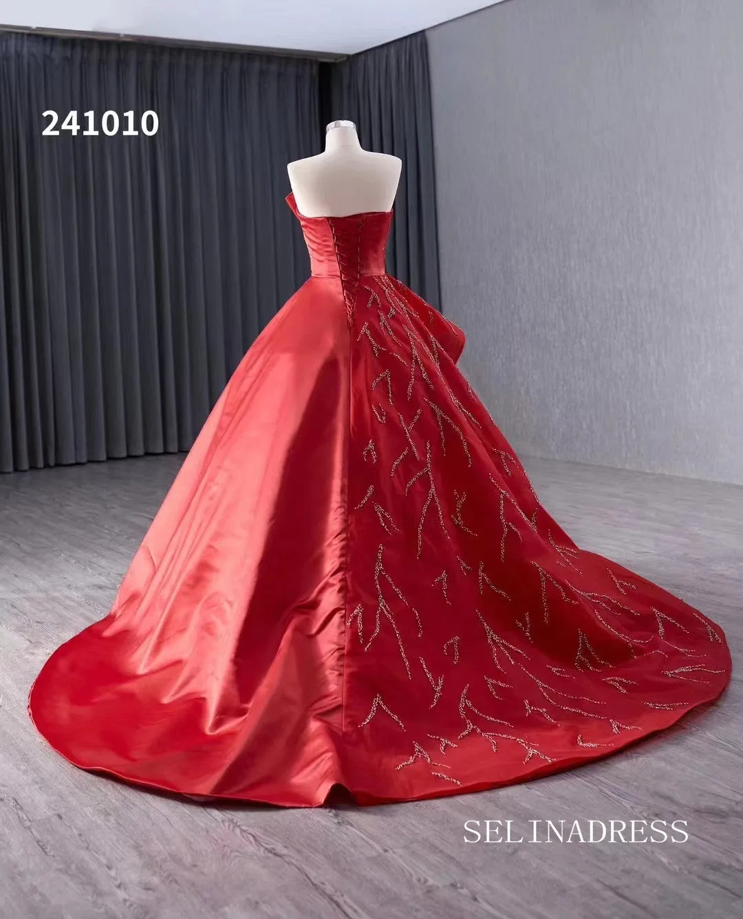 Red Beaded Satin Wedding Dress Strapless Ball Gown Quinceanera Dress 241010