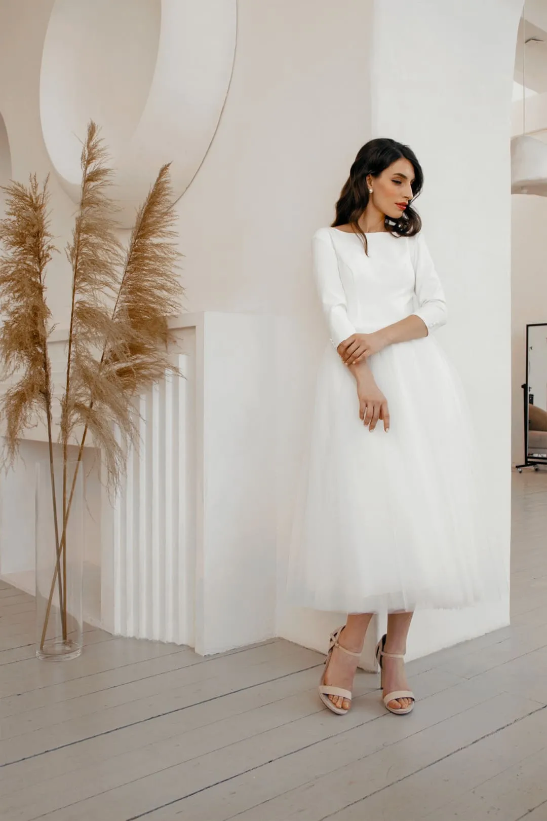 Tea length Boat Neckline Simple Wedding Dress With Tulle Skirt