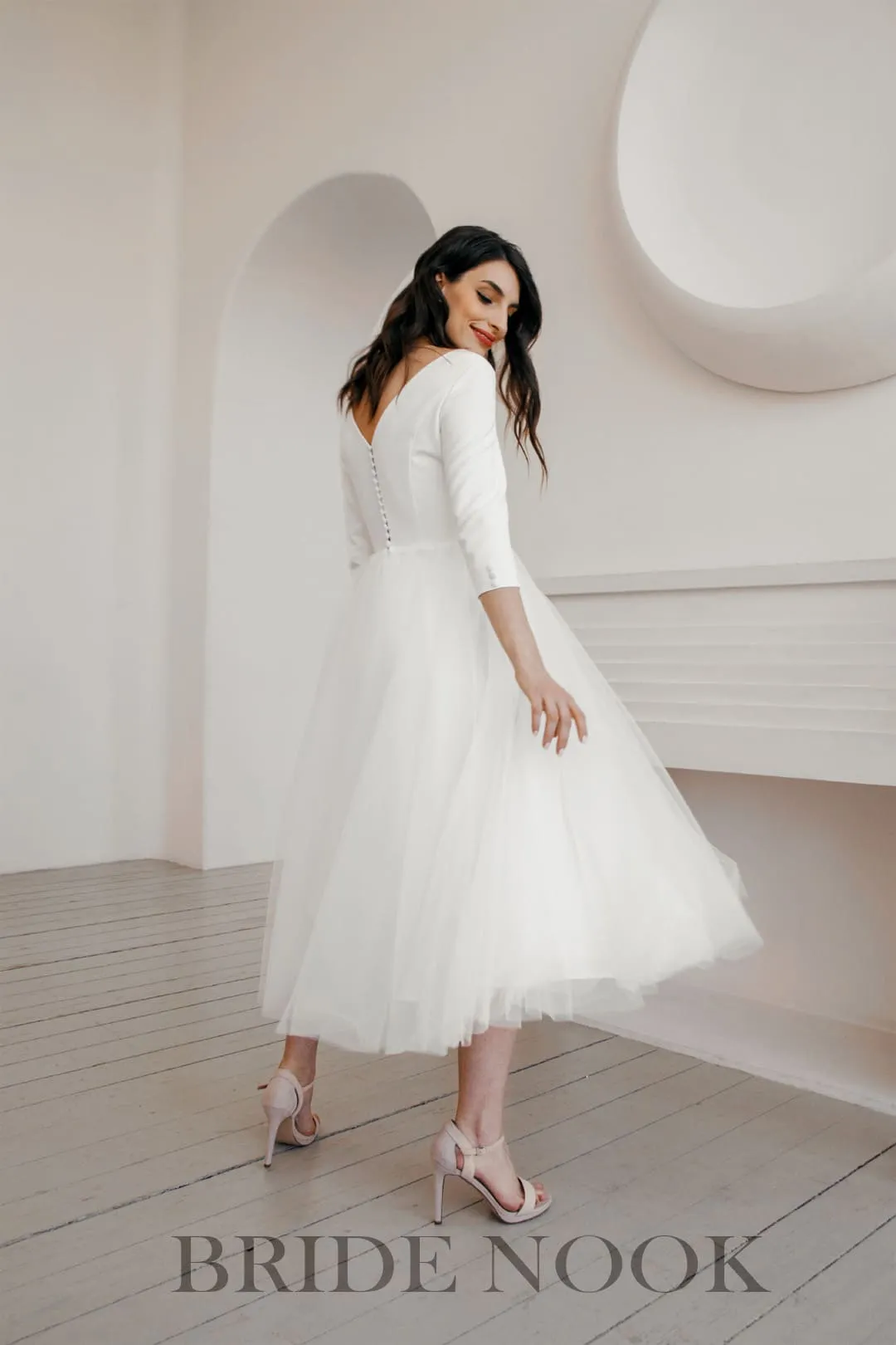 Tea length Boat Neckline Simple Wedding Dress With Tulle Skirt
