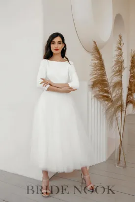 Tea length Boat Neckline Simple Wedding Dress With Tulle Skirt